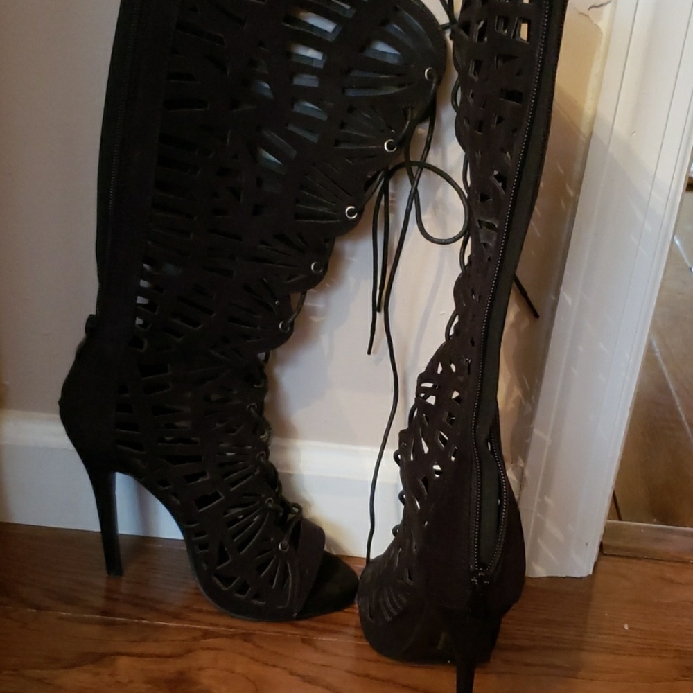 Boots - Picture 2 of 4